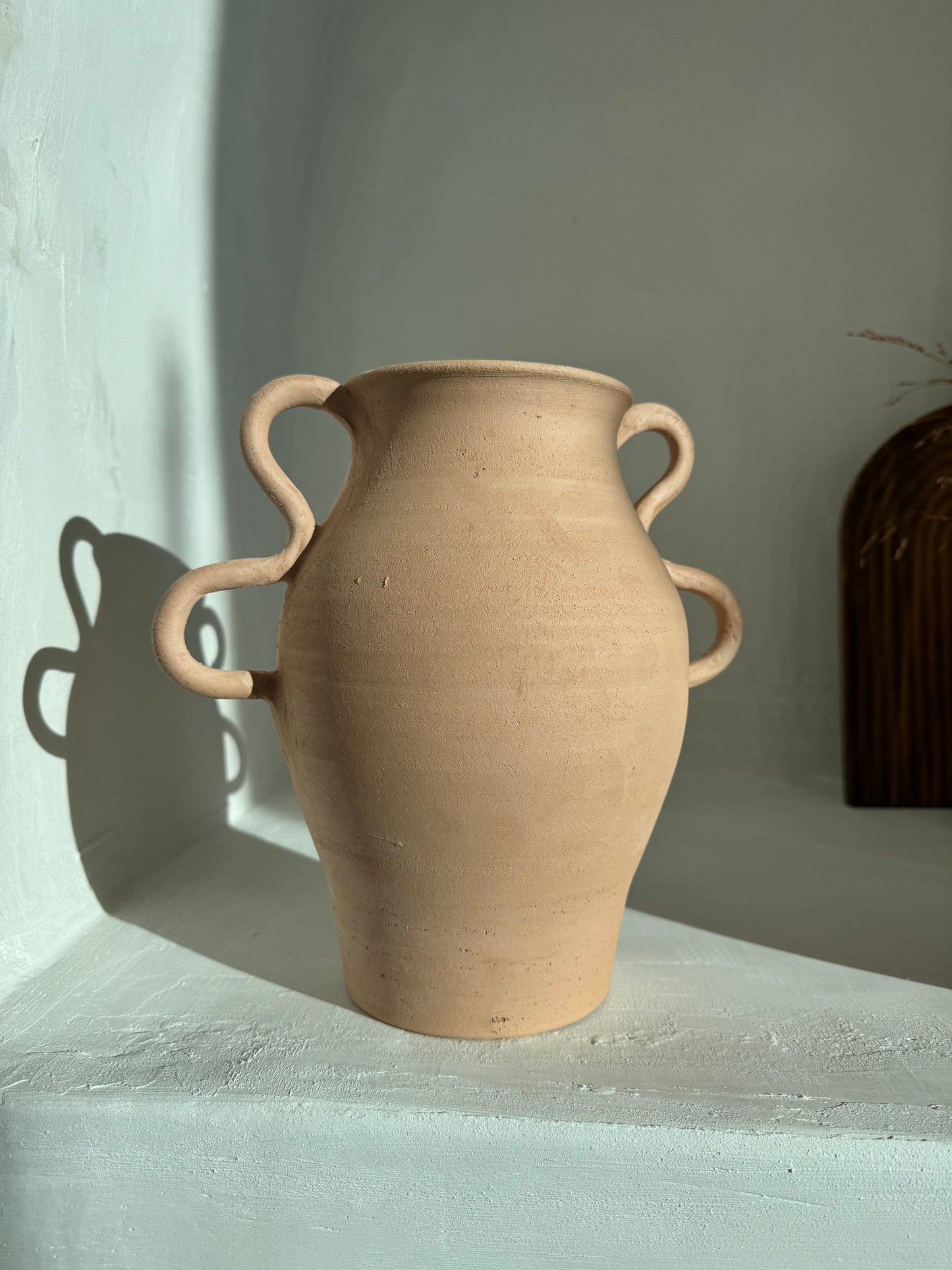 Terracotta vaas met oor